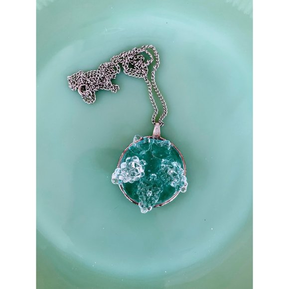 Vintage Blue Lucite Molded Grapes Pendant Necklace - Picture 2 of 10